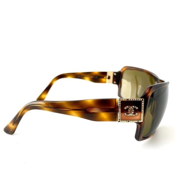 Chanel Oversized Tortoise Frame Gradient Sunglasses - Picture 5 of 11